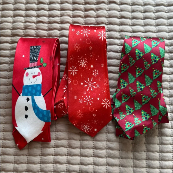 Men's Christmas/Holiday Neck Ties Bundle of 3 New 🎅🏻 🎄 - Picture 2 of 3